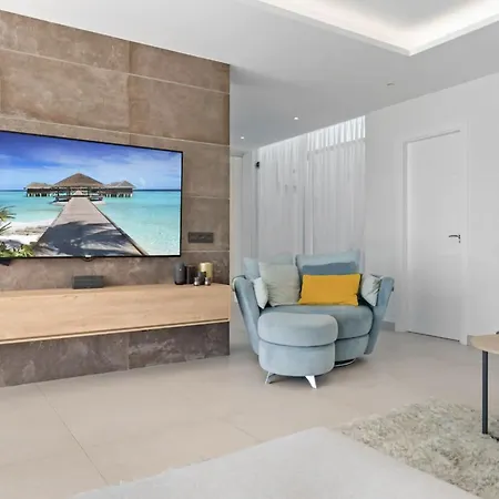 فيلة Sea + Golf View With Heated Pool Rdr378 إِستيبونا